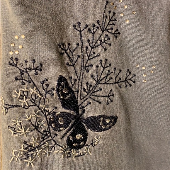 Adorable Vertigo Capris ButterflyDetail Sweatpants - Picture 4 of 8